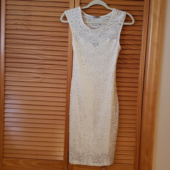 Dress - Picture 1 of 4